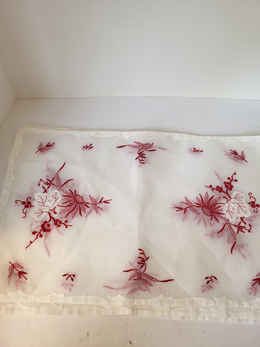 MCM s/5 Embroidered Organza Placemat Luncheon Vanity Set Red Floral